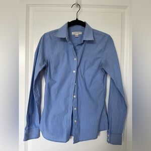 Banana Republic cornflower blue pinstripe button down size 4